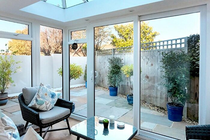 4 Bedroom Detached House For Sale In Regis Avenue, Aldwick Bay Estate, Aldwick, West Sussex, PO21