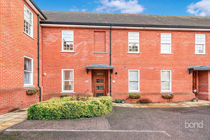 2 Bedroom Flat For Sale In Gay Bowers Road, Danbury, Chelmsford, CM3