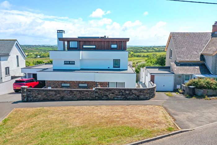 4 Bedroom Detached House For Sale In Lynstone, Bude, EX23