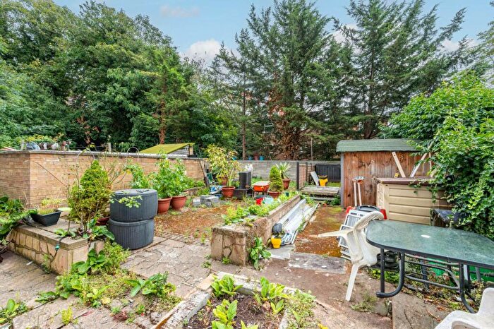 2 Bedroom Flat For Sale In Ethelbert Road, Bromley, BR1