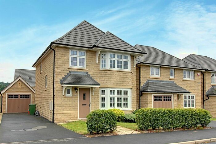 4 Bedroom Detached House To Rent In Bletchley Way, Horsforth, Leeds, LS18