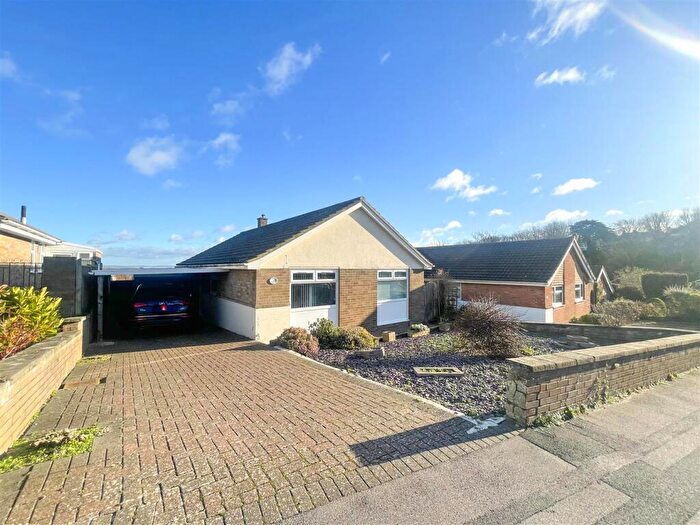 3 Bedroom Detached Bungalow To Rent In Burton Road, Eastbourne, BN21