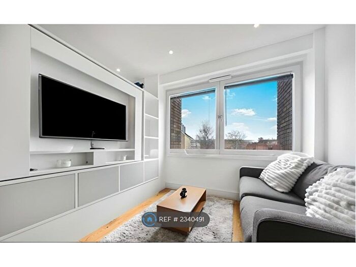 Studio To Rent In Riverdale House, London, SE13