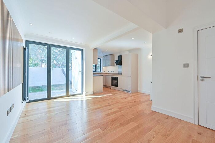 2 Bedroom Flat For Sale In Welldon Crescent, Harrow, HA1