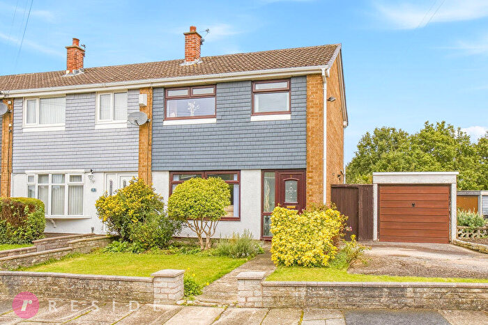 3 Bedroom Town House For Sale In Royal Avenue, Hopwood, Heywood, OL10