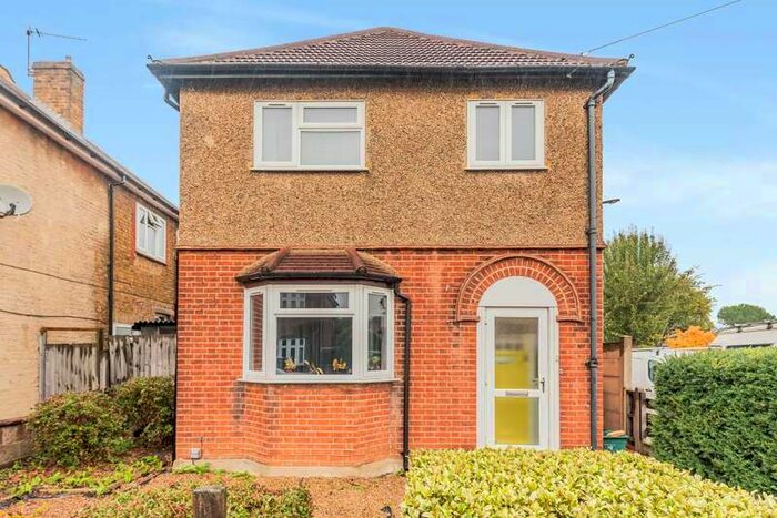 3 Bedroom Detached House To Rent In Surbiton, Surrey, KT6