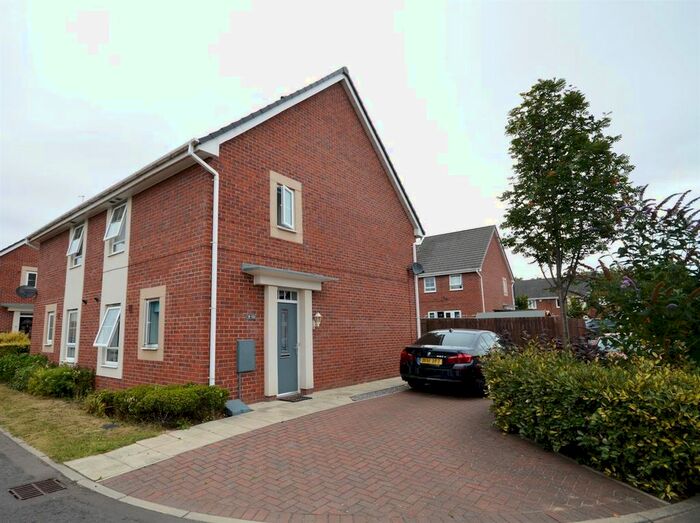 3 Bedroom Semi-Detached House To Rent In Belton Close, Washington, NE38