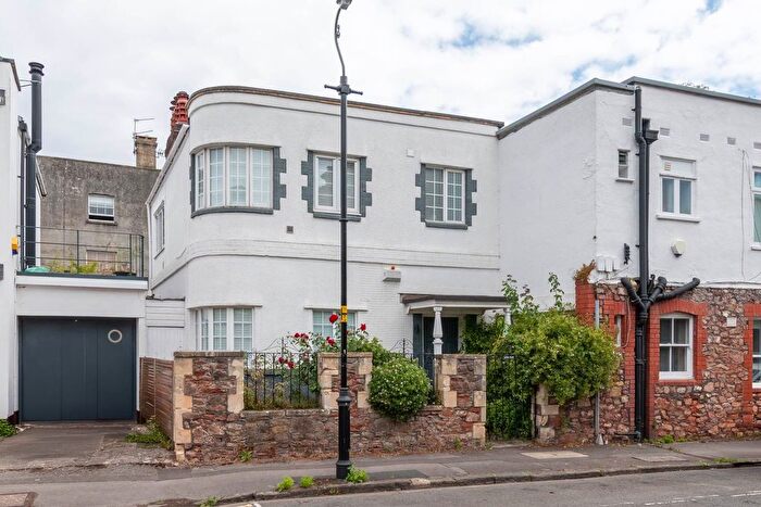 3 Bedroom Semi Detached House To Rent In Pembroke Grove, Clifton, Bristol, BS8