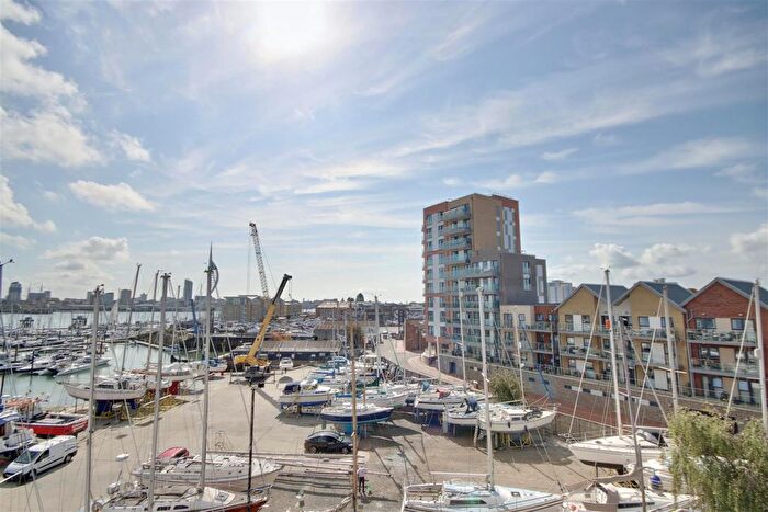 2 Bedroom Flat For Sale In Mumby Road, Gosport, PO12