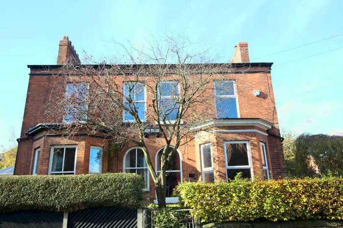 4 Bedroom Semi-Detached House To Rent In Whitelow Road, Chorlton Green, M21