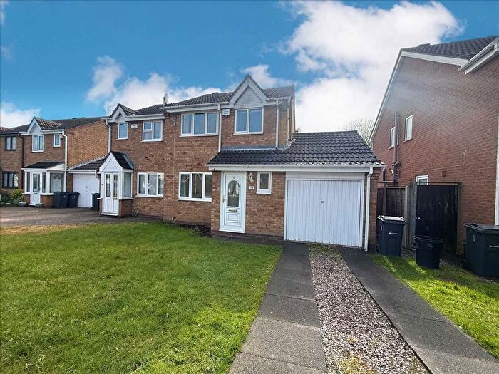 3 Bedroom Semi Detached House To Rent In Oxford Drive, Birmingham, B27