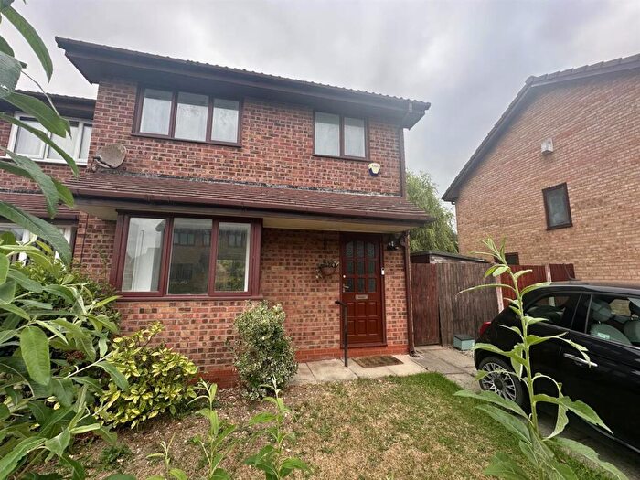 3 Bedroom House To Rent In Tanworth Grove, Wirral, CH46