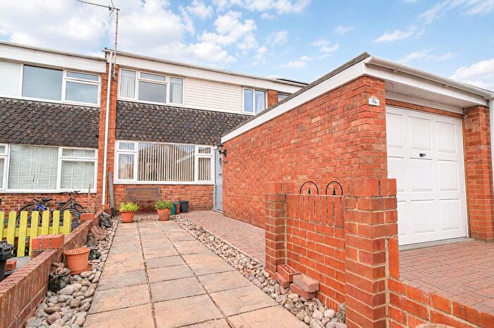 3 Bedroom Terraced House For Sale In Raybrook Crescent, Swindon, Wiltshire, SN2