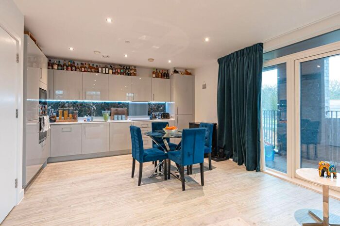 2 Bedroom Apartment For Sale In Barton Fields Road, Headington, OX3
