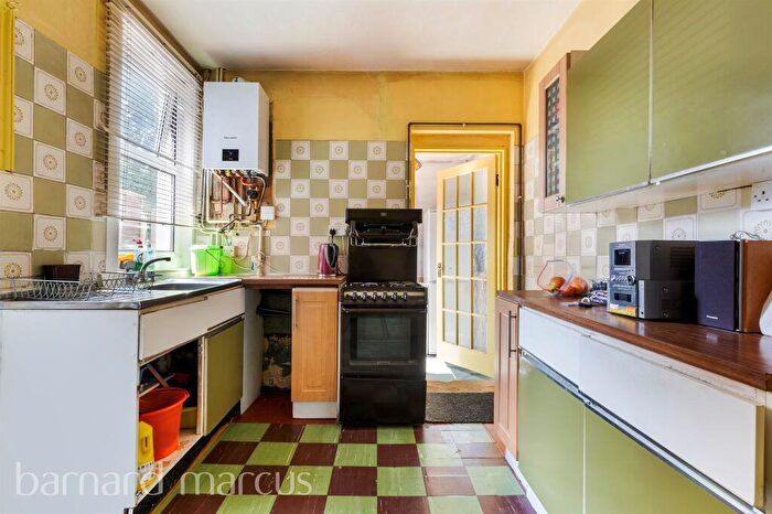 3 Bedroom Terraced House For Sale In Cecil Road, Croydon, CR0