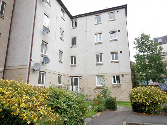 2 Bedroom Flat To Rent In Orwell Terrace, Dalry, Edinburgh, EH11