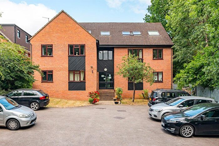 1 Bedroom Flat For Sale In Bramfield, Windsor Drive, Hertford, SG14