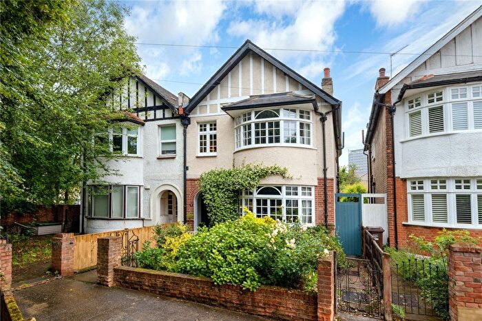 4 Bedroom Detached House For Sale In Somerset Road, Brentford, TW8