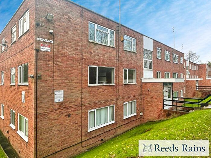 2 Bedroom Apartment For Sale In Heath View, Salford, Greater Manchester, M7