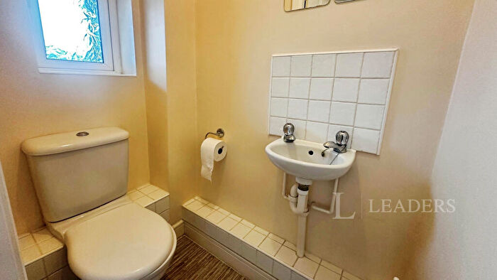 5 Bedroom Terraced House To Rent In Primrose Close - Bedroom House -, LU3