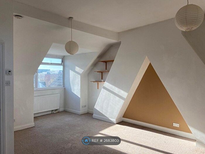 1 Bedroom Flat To Rent In Highdown Road, Hove, BN3