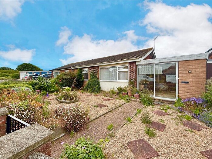 2 Bedroom Semi-Detached Bungalow For Sale In Eastern Avenue, Caister-on-sea, NR30