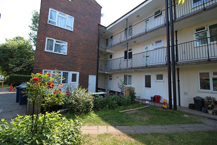 1 Bedroom Flat To Rent In Pump Close, Northolt, Middlesex, UB5