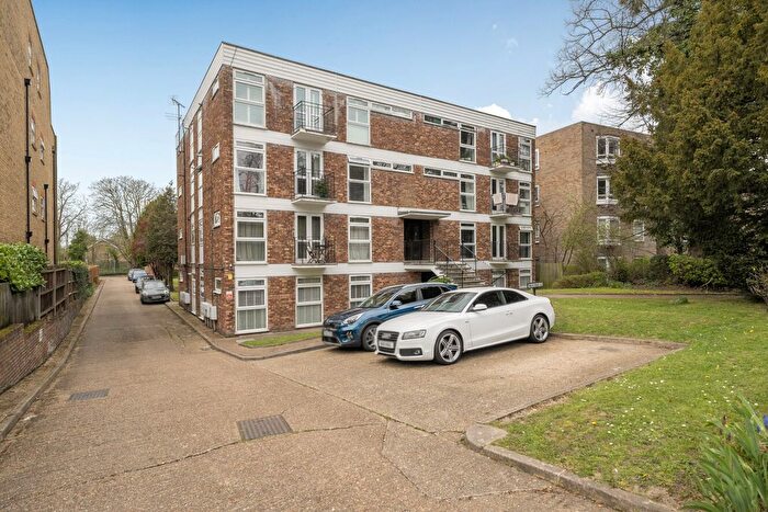 2 Bedroom Flat For Sale In Copers Cope Road, Beckenham, BR3