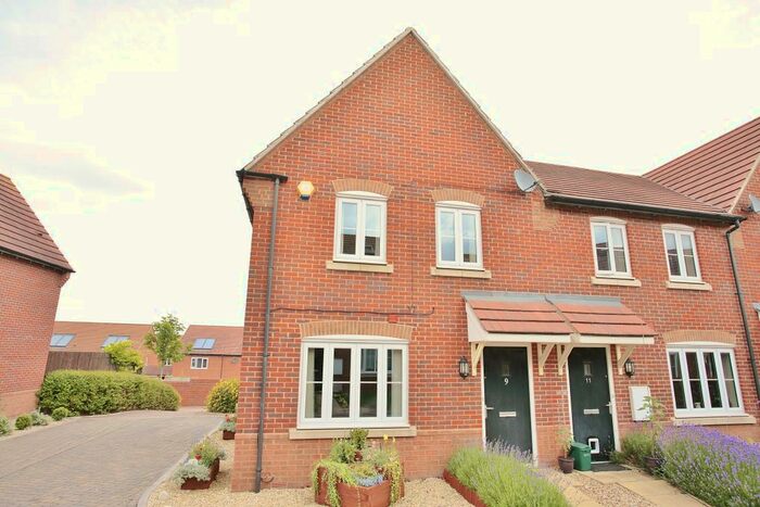 3 Bedroom End Of Terrace House To Rent In Apple Down, Didcot, OX11