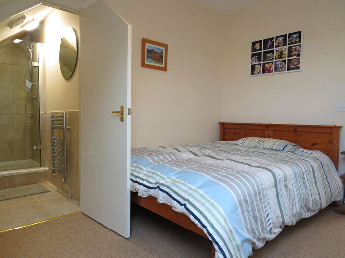 2 Bedroom Apartment To Rent In Southville, Myrtle Court, BS3
