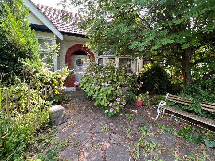 3 Bedroom Bungalow For Sale In Woodford Bridge Road, IG4