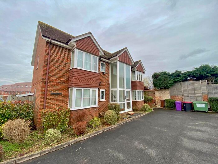 1 Bedroom Flat To Rent In St. Peters Road, Maidenhead, SL6