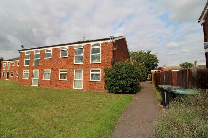 2 Bedroom Maisonette Flat To Rent In Western Way, Sandy, SG19