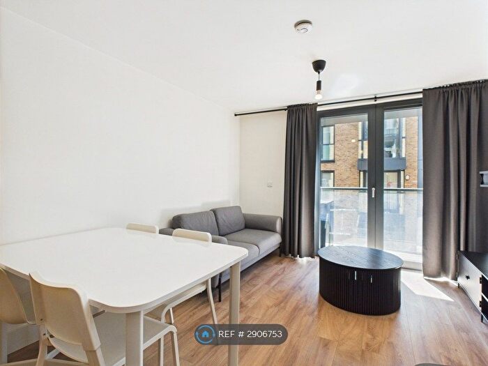 2 Bedroom Flat To Rent In Southside, Birmingham, B5