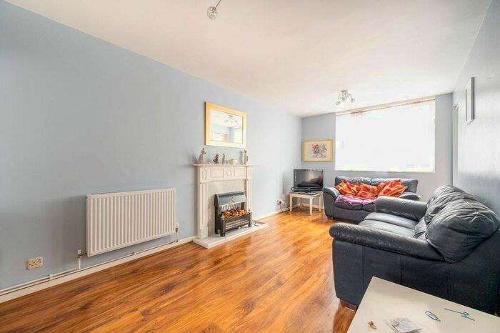 1 Bedroom Flat To Rent In Flat Beckley, Holborn, London, WC1R