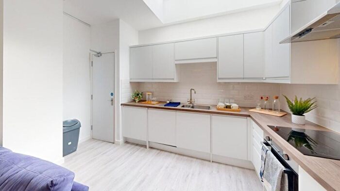 3 Bedroom Flat To Rent In /, Park Street, BS1