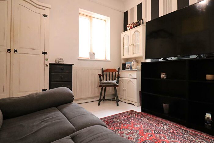 1 Bedroom Flat For Sale In High Street, Shoeburyness, SS3