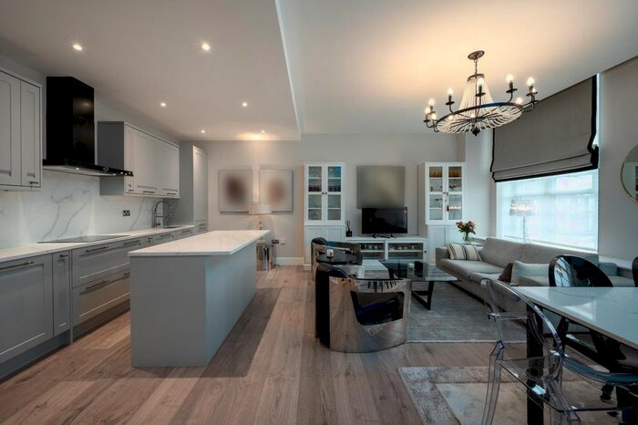 3 Bedroom Flat To Rent In Great West Road, Brentford, TW8