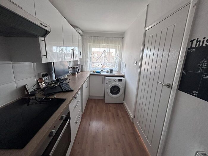 1 Bedroom Block Of Flats To Rent In Vicarage Lane, Gravesend, DA12