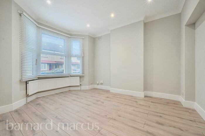 4 Bedroom Semi-Detached House To Rent In Davidson Road, Croydon, CR0