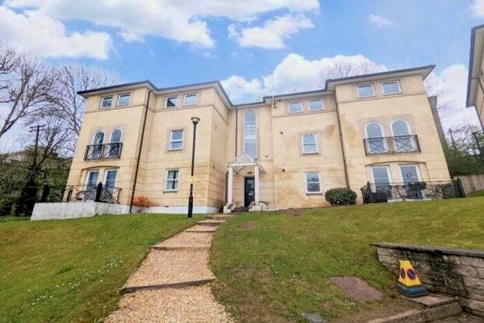 2 Bedroom Flat To Rent In Elmgrove Park, Bristol, BS6