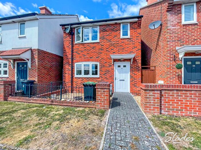 3 Bedroom Detached House To Rent In Grange Road, Mudeford, Christchurch, BH23