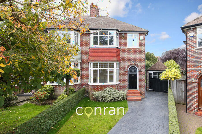 3 Bedroom Semi-Detached House To Rent In Ashridge Crescent, Shooters Hill, SE18