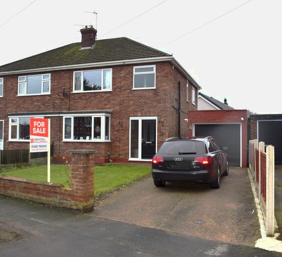 3 Bedroom Semi-Detached House For Sale In Greyfriars Road, Broughton, DN20