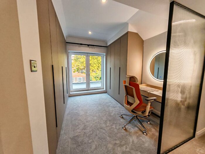 5 Bedroom Terraced House To Rent In Herbert Road, London, SW19