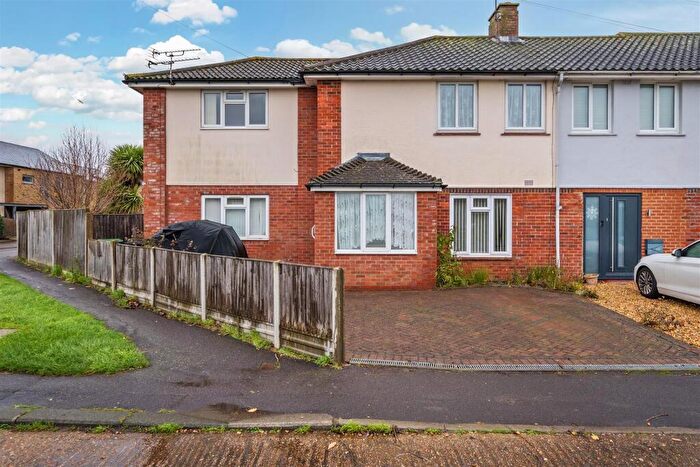 4 Bedroom End Of Terrace House For Sale In Elmore Road, Lee-On-The-Solent, PO13