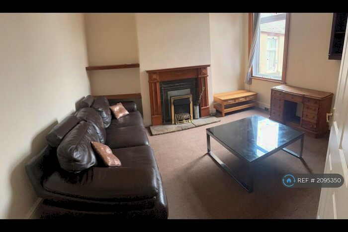 2 Bedroom Flat To Rent In Newton Drive, Blackpool, FY3