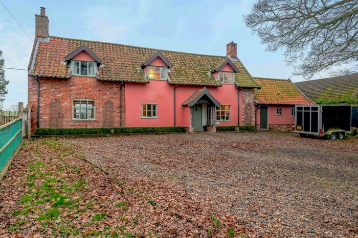 3 Bedroom Detached House For Sale In Topcroft Street, Topcroft, Bungay, NR35