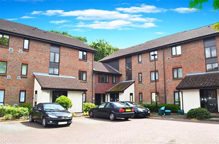 1 Bedroom Flat To Rent In Stags Way, Isleworth, TW7