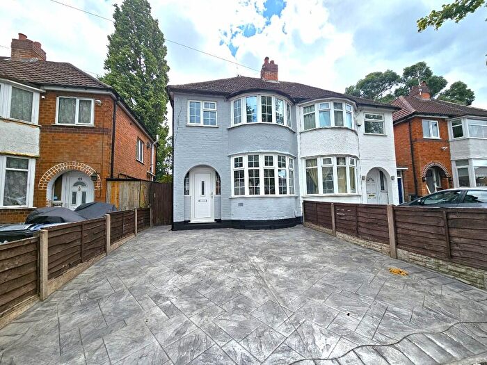 3 Bedroom Semi-Detached House For Sale In Calshot Road, Birmingham, B42